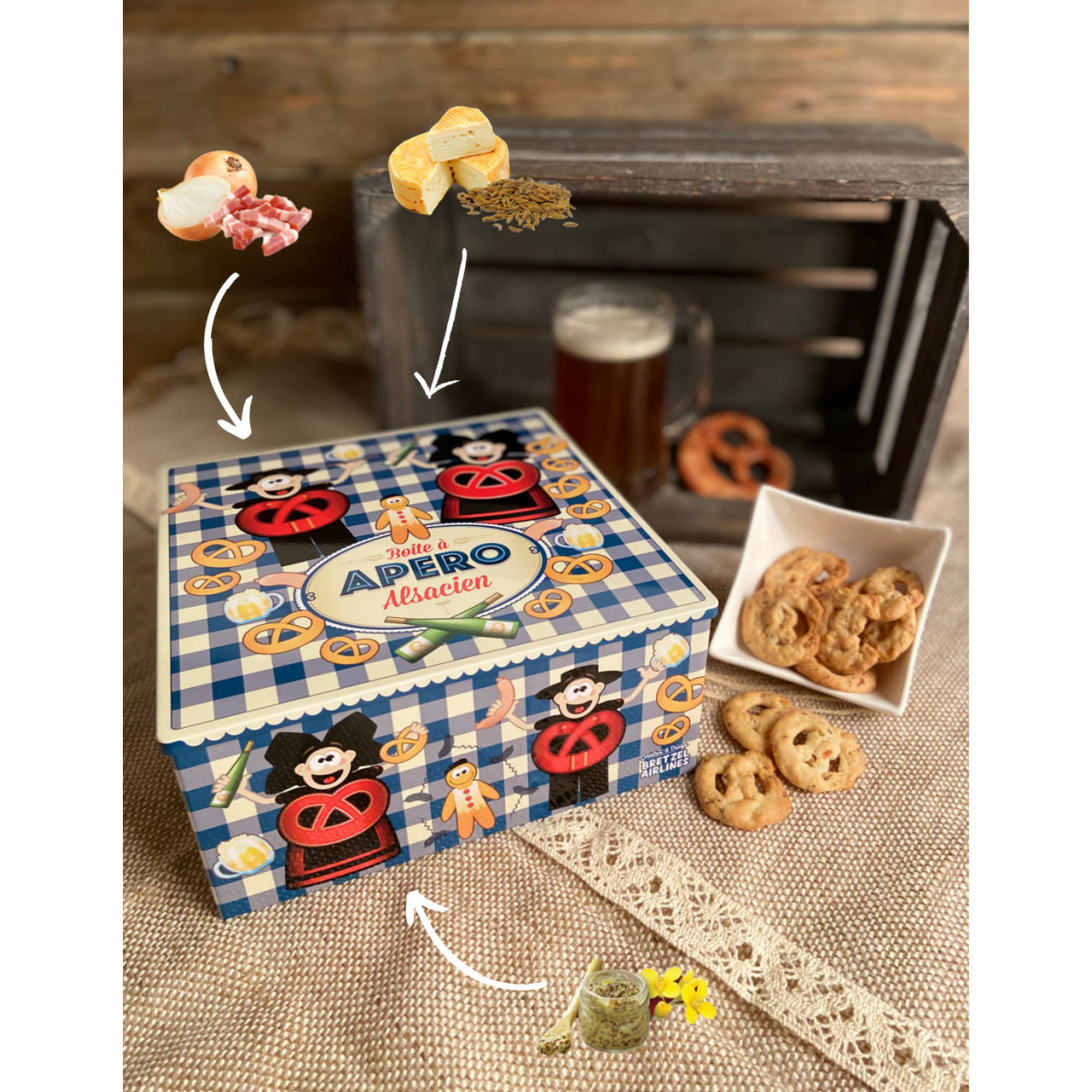 Boîte carrée décor APERO garnie de biscuits salés 450g