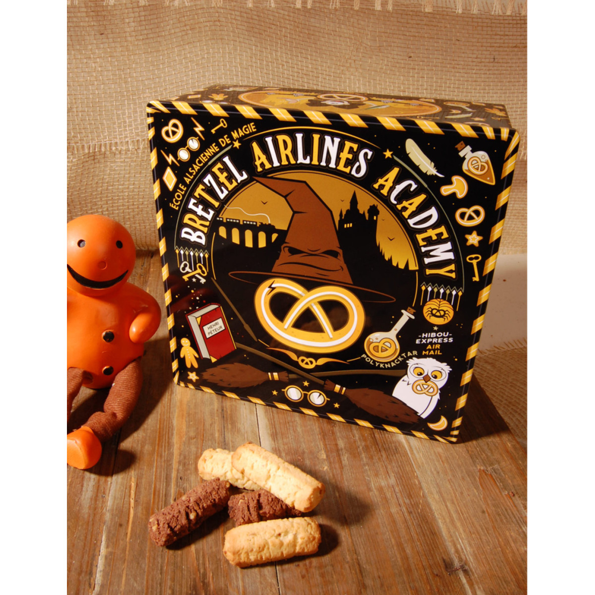 Boite carrée décor SORCIER garnie - Bretzel Airlines 600g