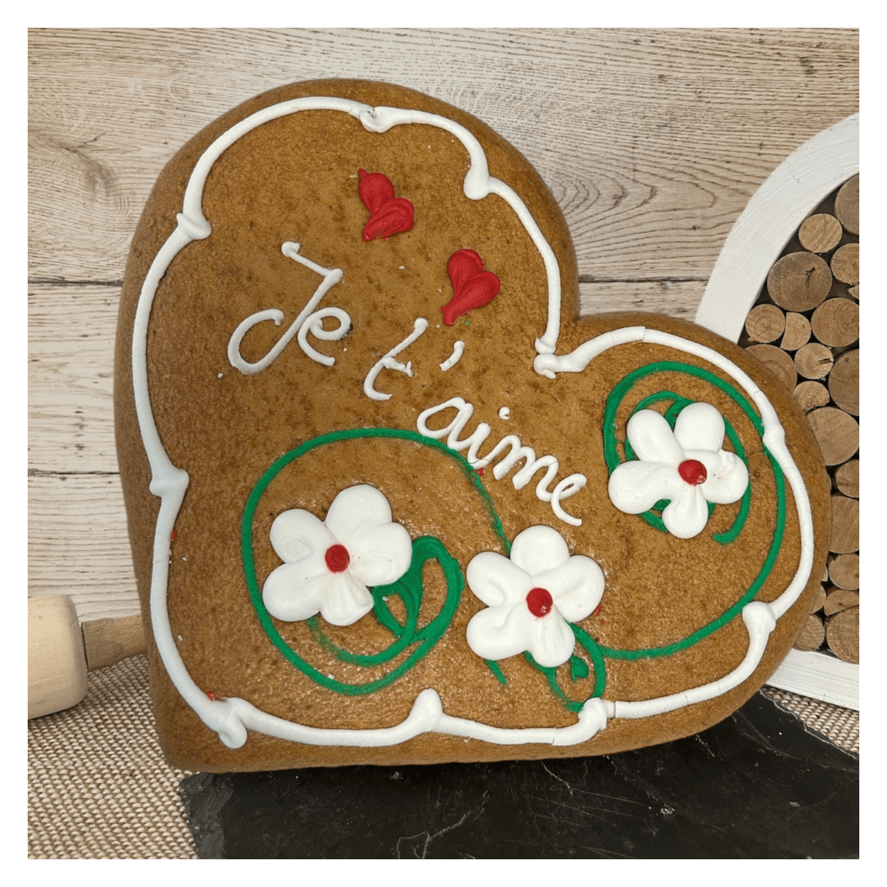Pain d'épices d'Alsace forme coeur décor fleurs
